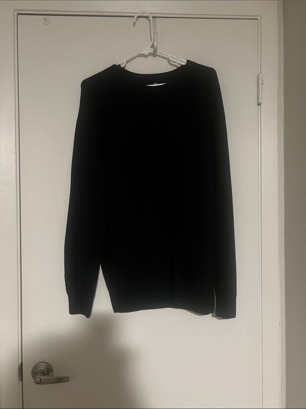 Uniqlo Women's Black Crewneck Sweater